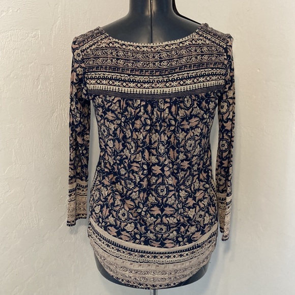 Lucky Brand Women’s Small Long Sleeve V-neck Shirt - Picture 7 of 13